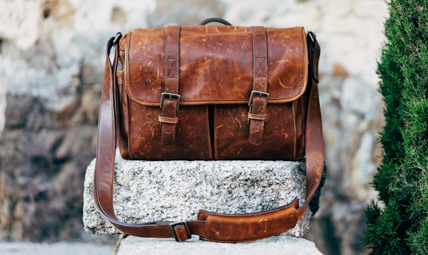 Classic Messenger Bag